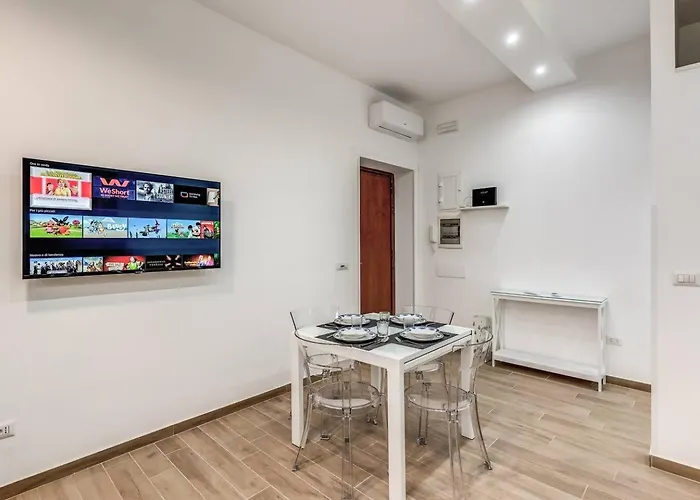 דירה New Flat In Front Stpeter Square