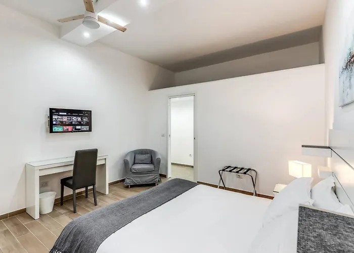 דירה New Flat In Front Stpeter Square *