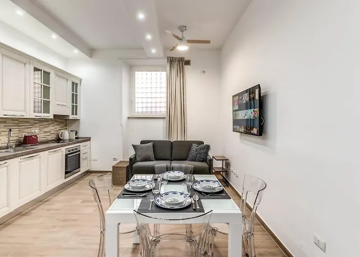 דירה New Flat In Front Stpeter Square