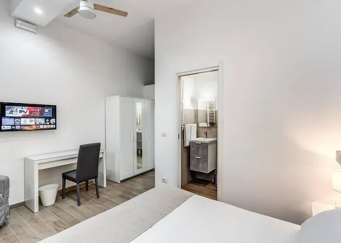 דירה New Flat In Front Stpeter Square