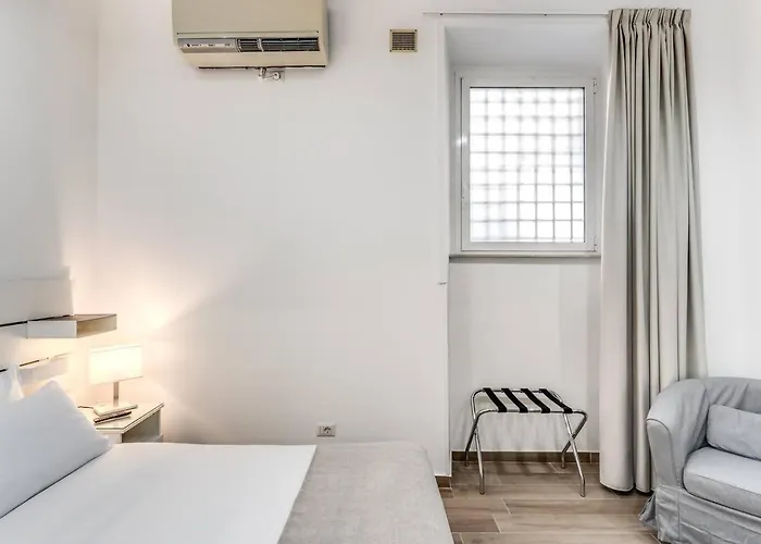 דירה New Flat In Front Stpeter Square *